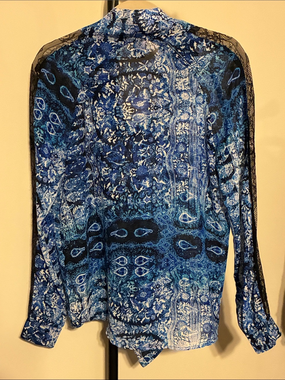 Forever 21 Blue Paisley Tie-Neck Blouse Lace inset Sleeve - Women’s Small - Picture 5 of 5
